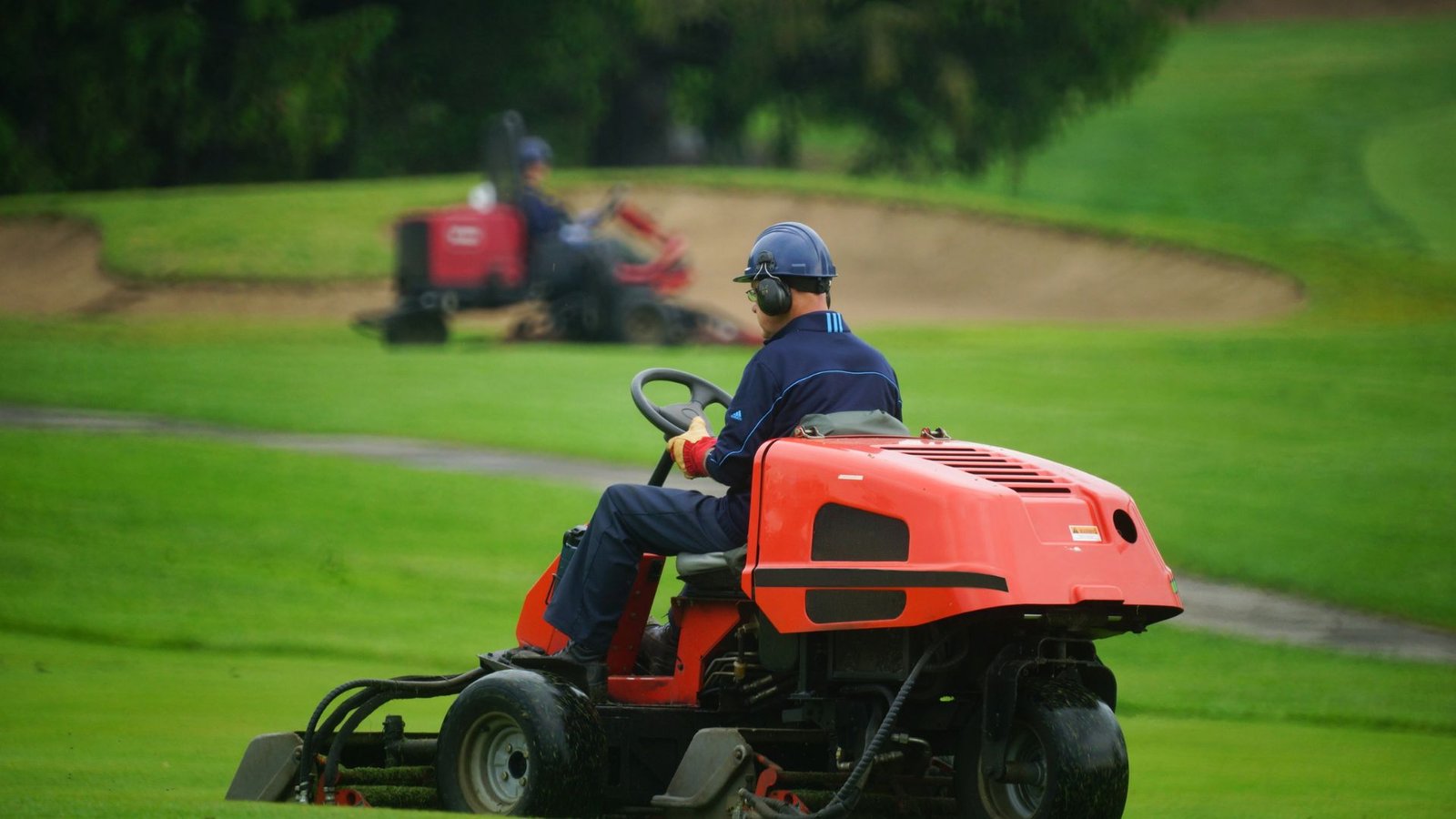 Maintaining Golf Course Equipment